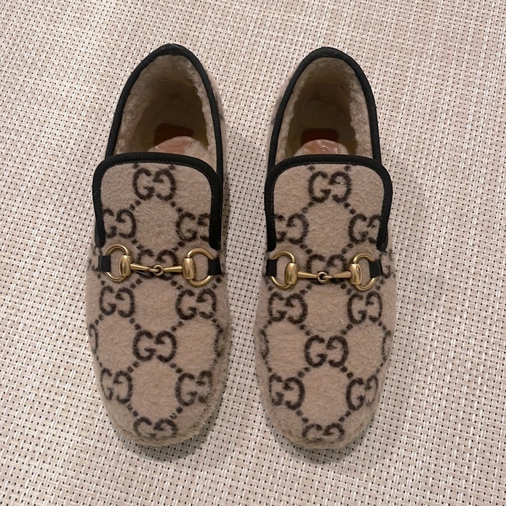 Gucci shearling booties/ clog. Great condition. Purchased in Aspen. Size 7 1/2
